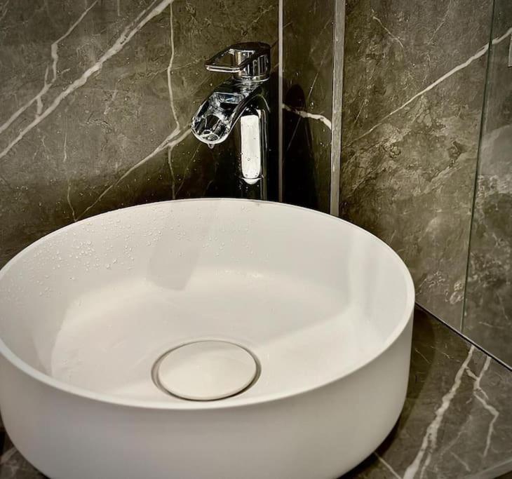 Stunning Luxury Croydon Apartment Gatwick Airport Close Purley Esterno foto